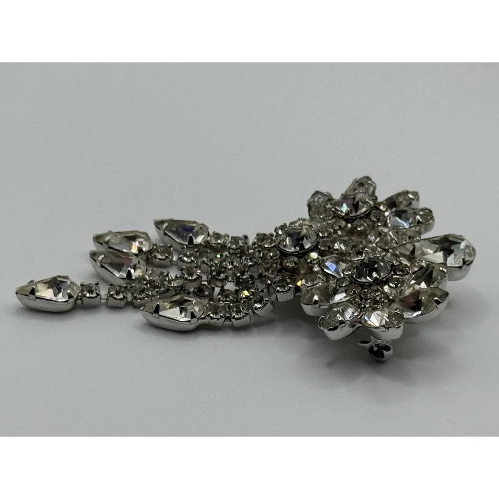 Vintage Clear Rhinestone Flower Dangle Brooch‎ Pin Silver Tone Unsigned